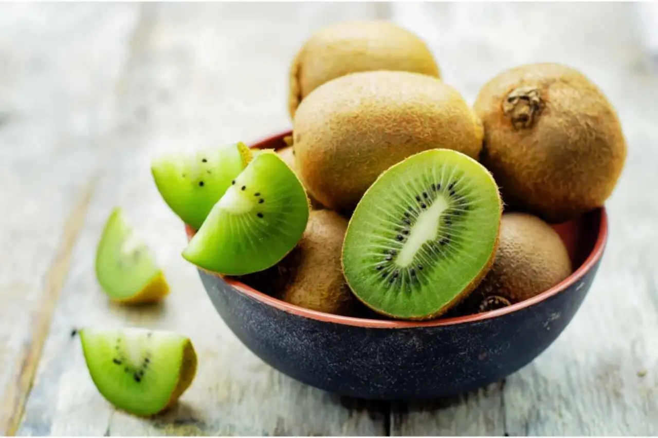Kiwi e metabolismo: come favorirlo naturalmente secondo gli esperti Kiwi e metabolismo: come favorirlo naturalmente secondo gli esperti